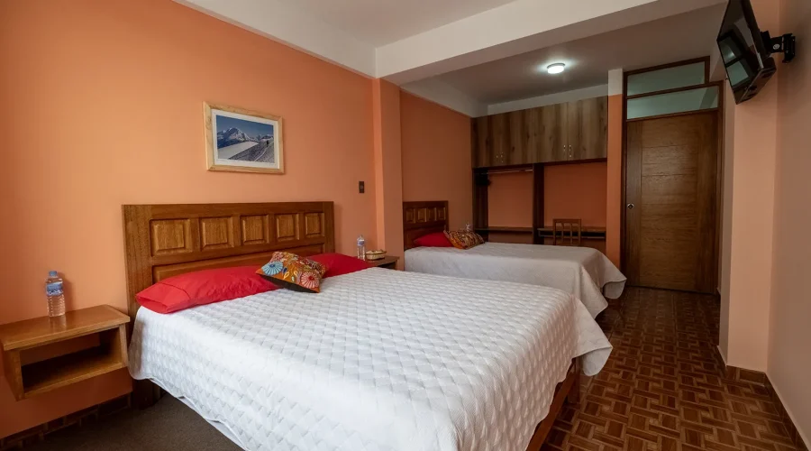 Habitacion triple familiar Hotel La Chacana Huaraz